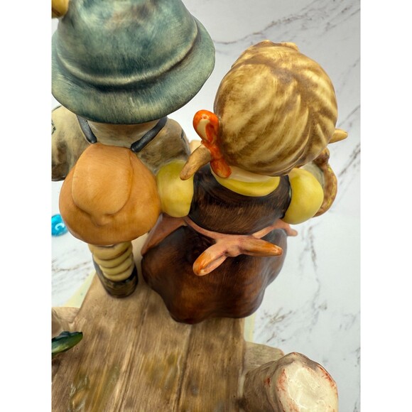 Hummel Goebel On Our Way HUM 472 TMK 7 Century Collection 8.5” Tall, mint - Picture 15 of 16